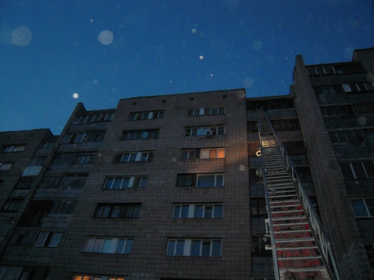 Взрыв и пожар в девятиэтажке убили жительницу Новосибирска